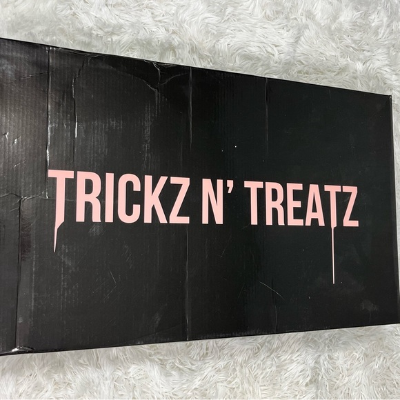 TRICKZ N’ TREATZ Batty Nights Faux Leather Platform Mary Janes Bat Buckles 9 - Picture 9 of 11